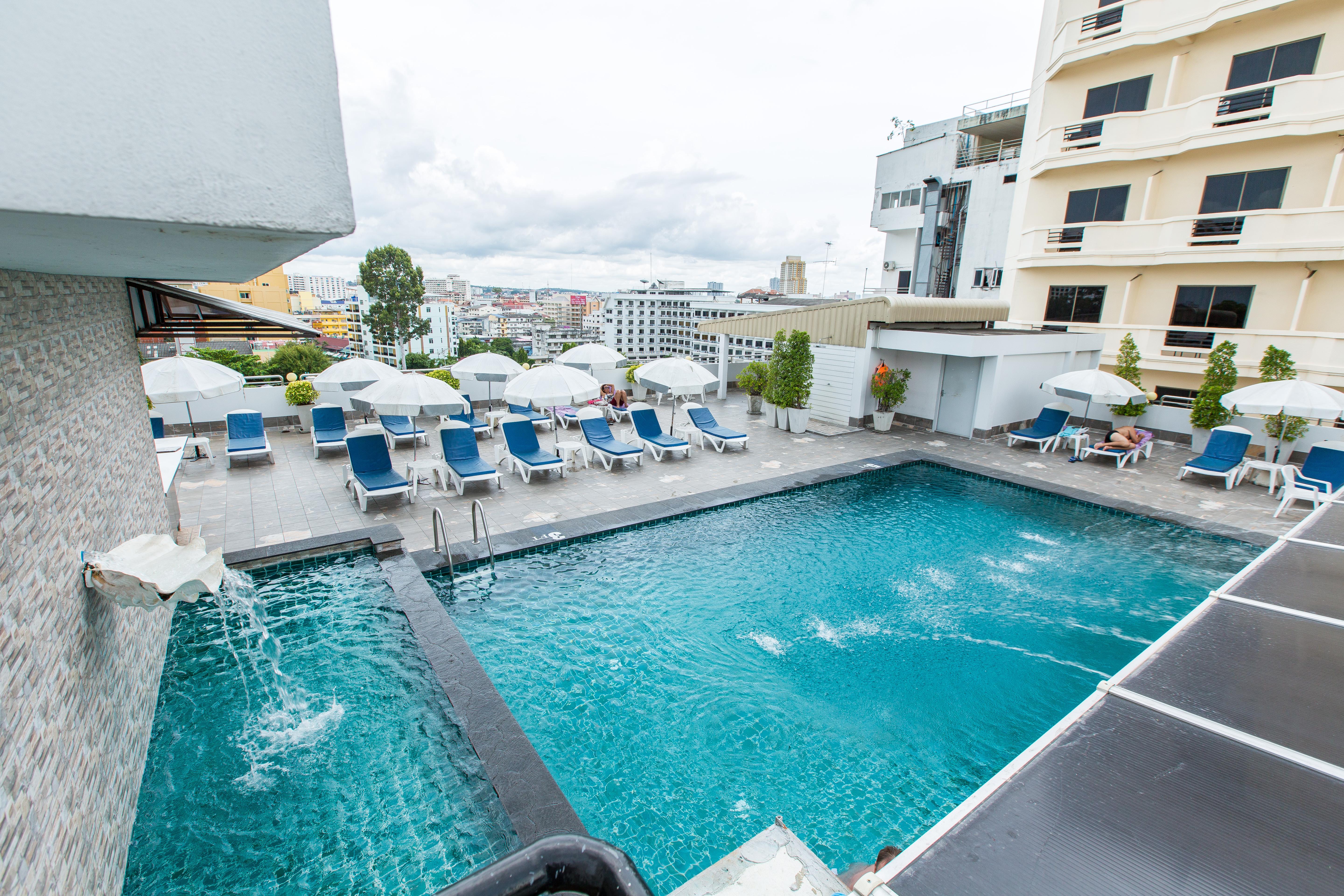 Flipper House Hotel - Sha Extra Plus Pattaya Extérieur photo